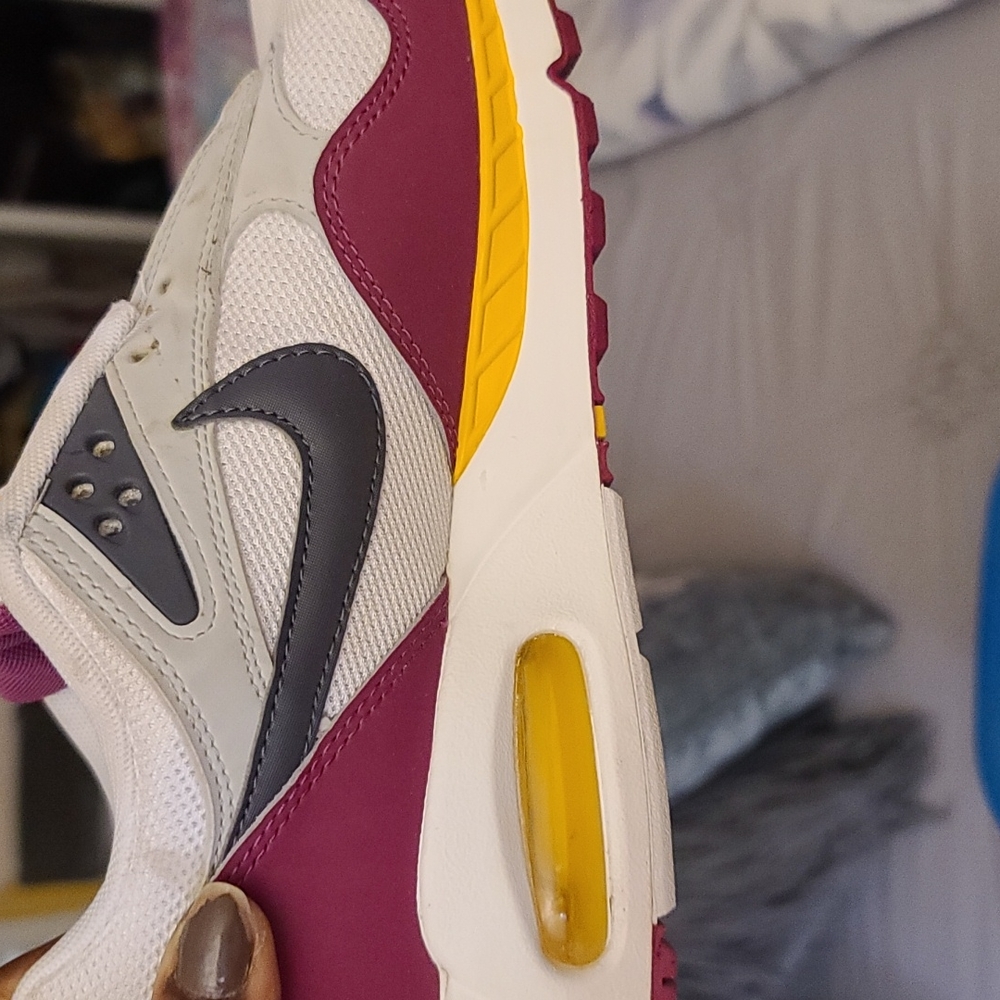Sneakers - Picture 6 of 6